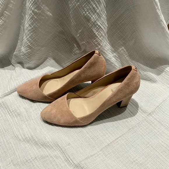 Blush colored suede pumps with thick heel - Picture 4 of 10